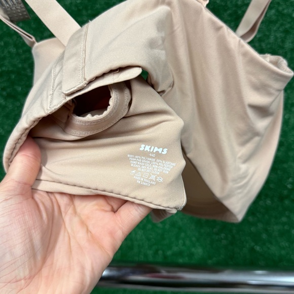 SKIMS Beige strapless Full-Coverage Bra - Picture 3 of 3